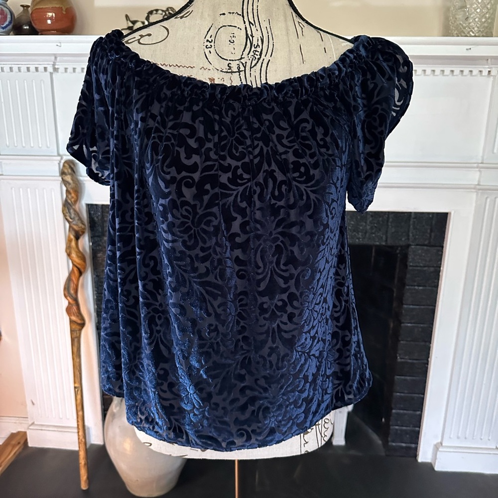 Hollister Midnight Blue Velvet Burnout Off Shoulder Peasant Blouse NWT Medium - Picture 3 of 12